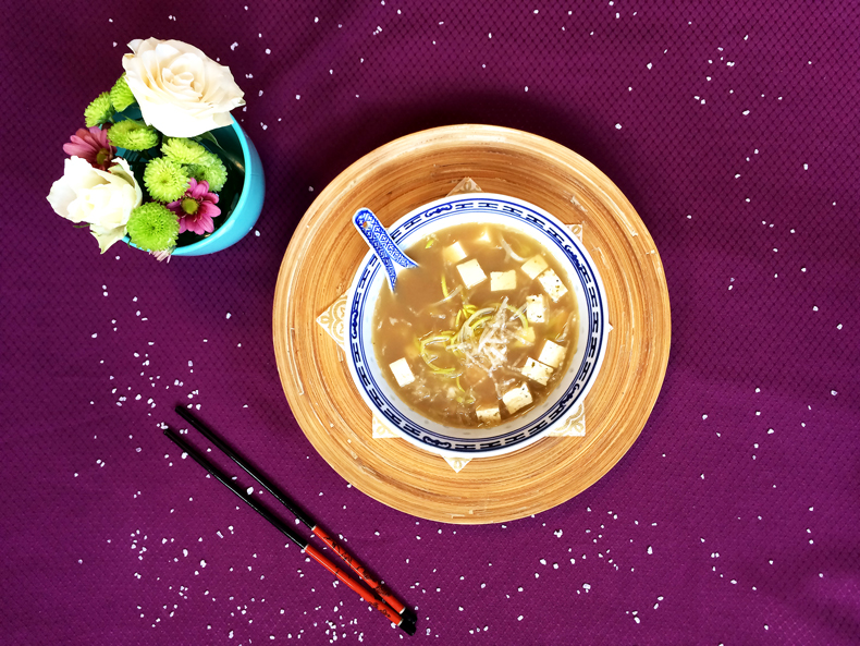 Hotový vývar z fazolí a obilovin s miso pastou Hotový vývar z fazolí a obilovin s miso pastou